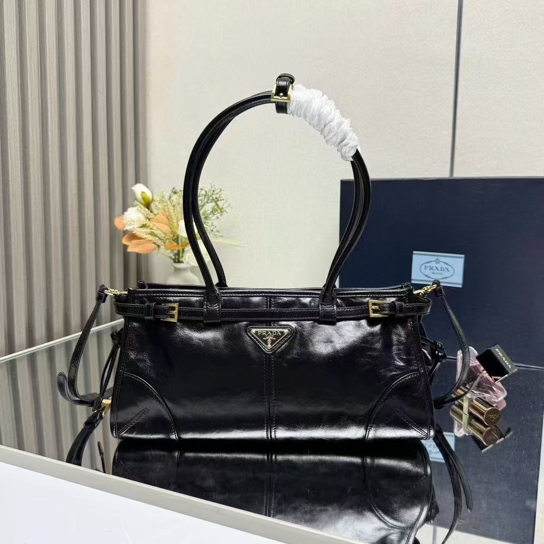 Prada soft lux (32*15.5*12cm)