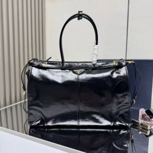 Prada soft lux (42*30*12cm)