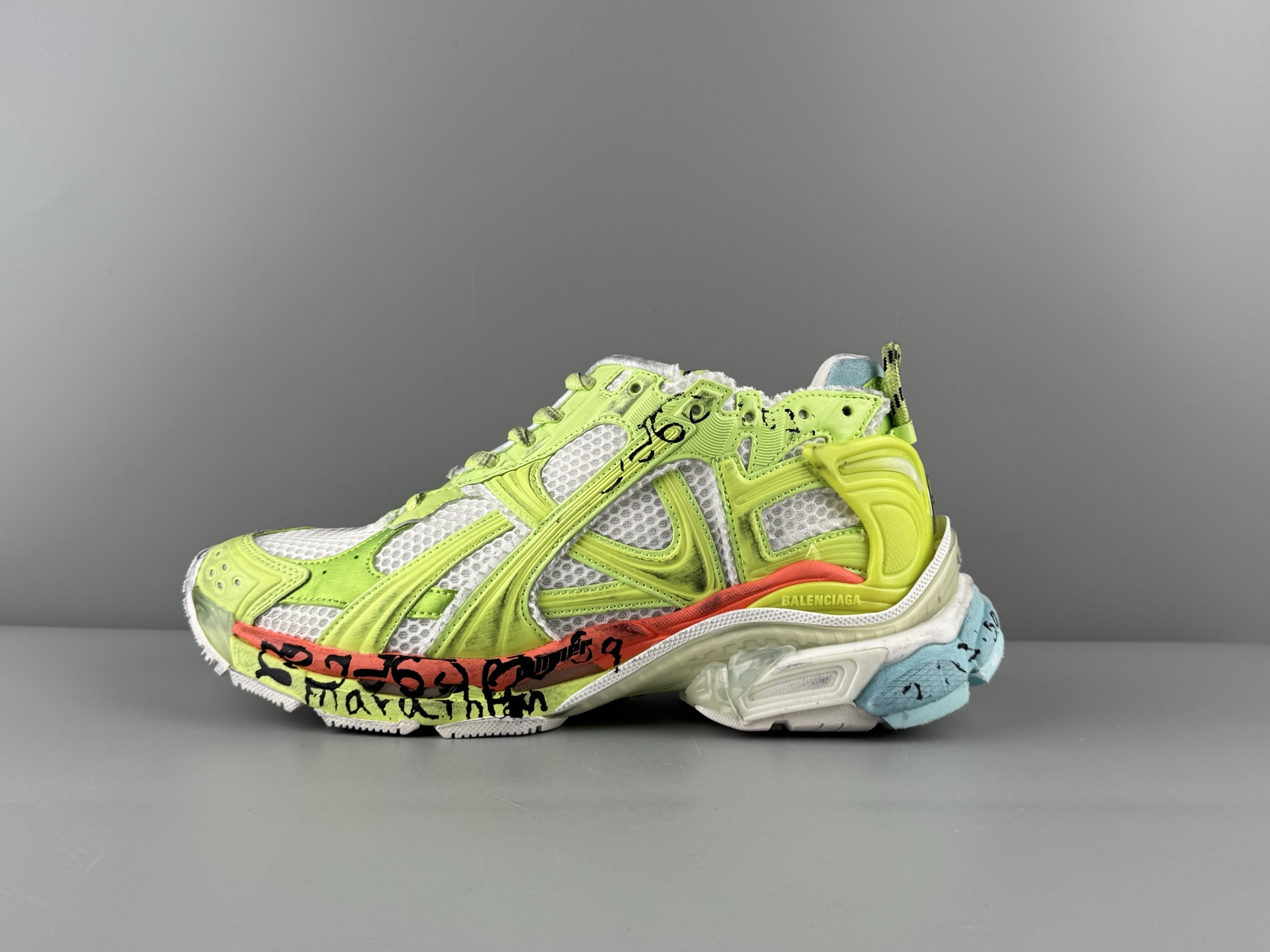 발렌시아가 러너 Runner