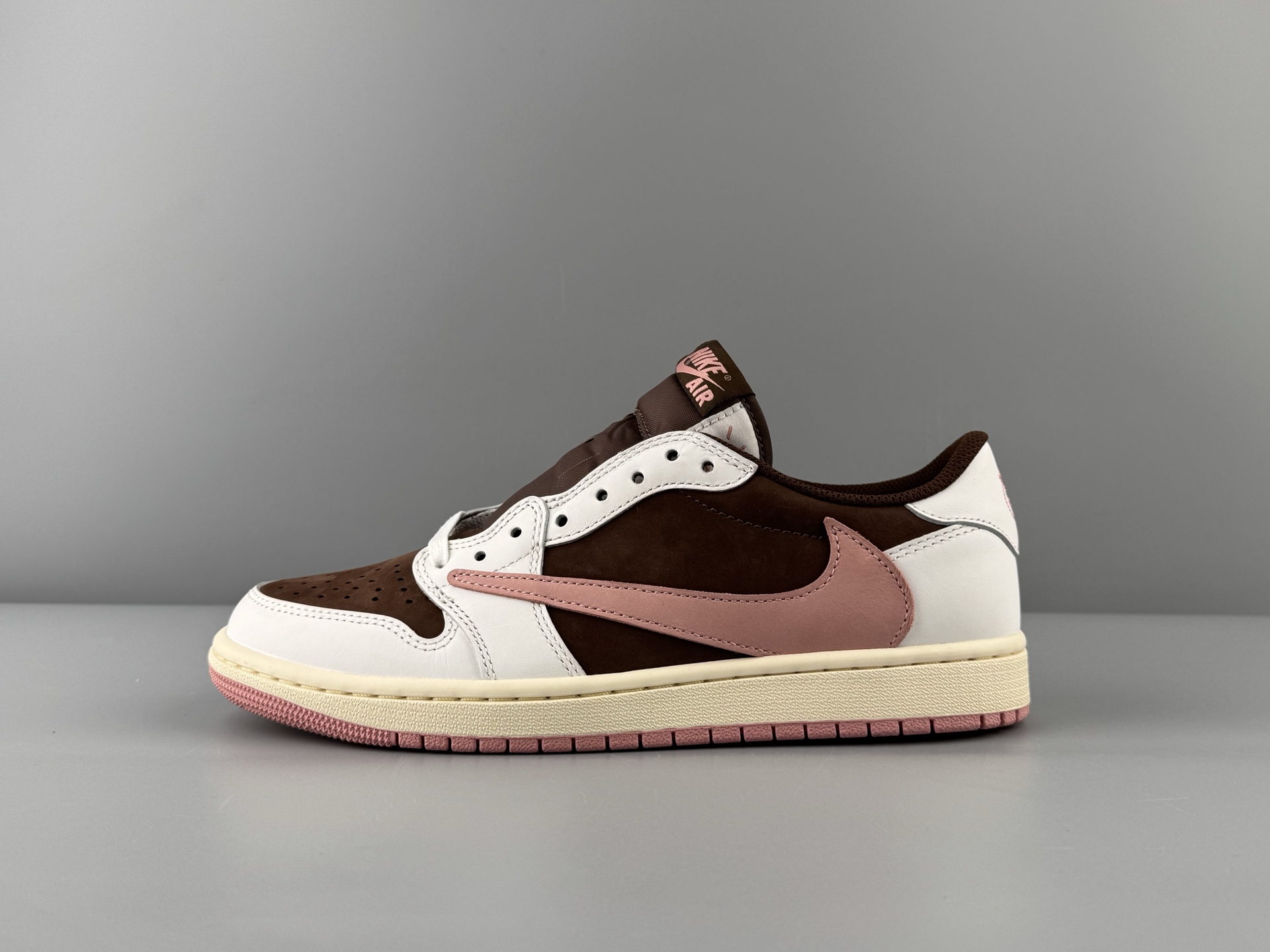 Travis Scott & Jordan Air Jordan 1 Low OG