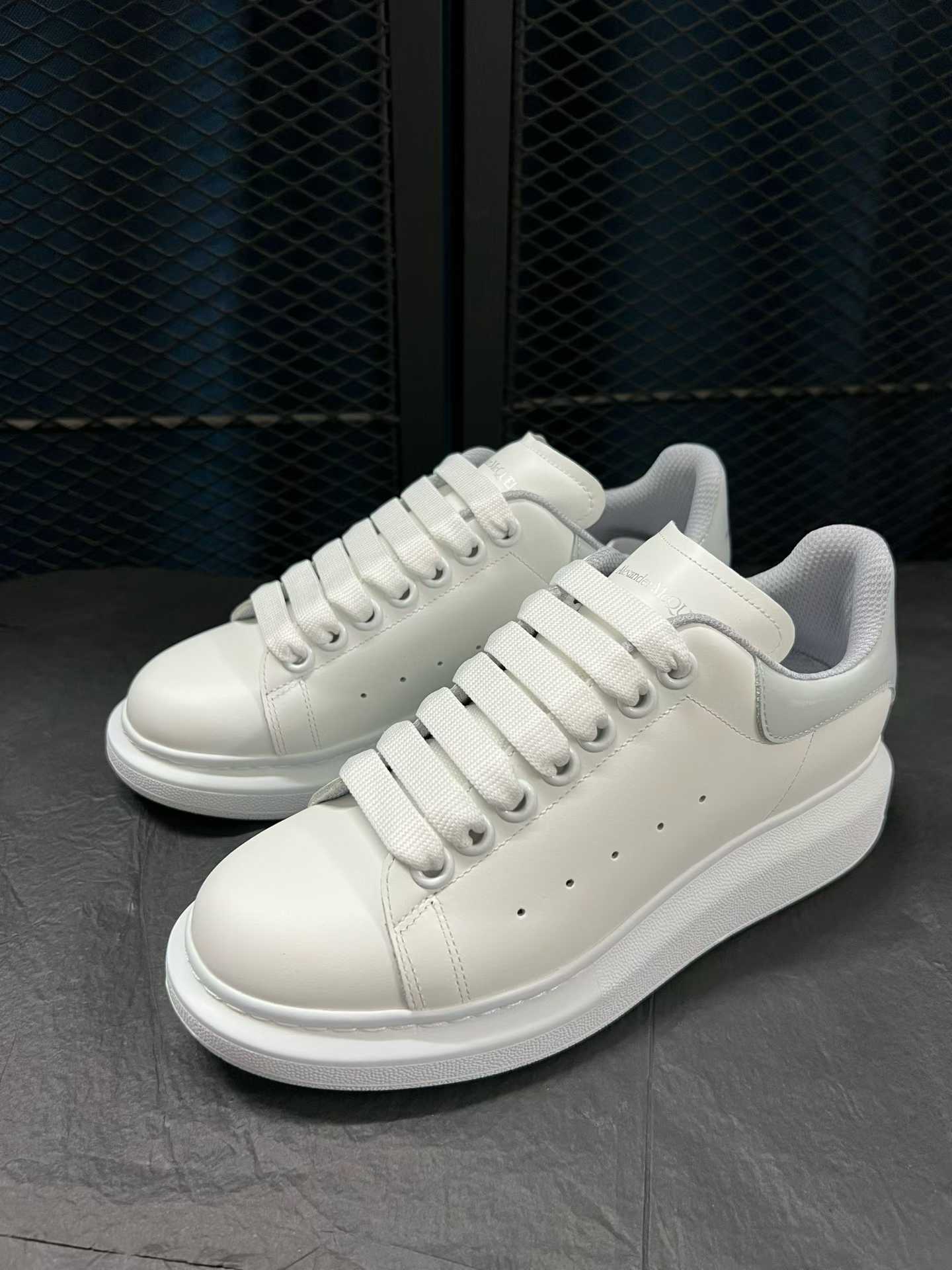 Alexander McQueen Larry