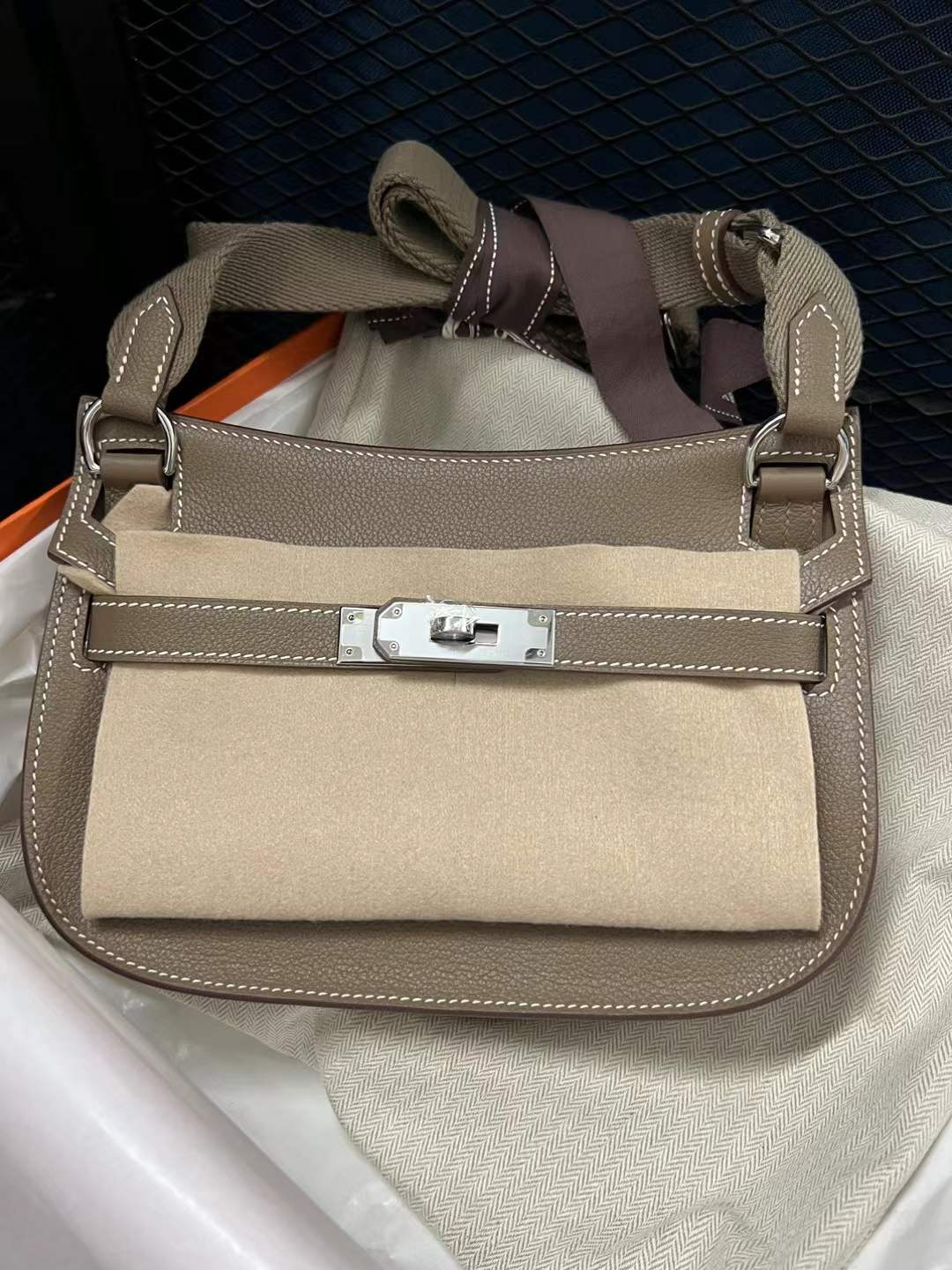 HERMES Jypsiere (23*5*17cm)