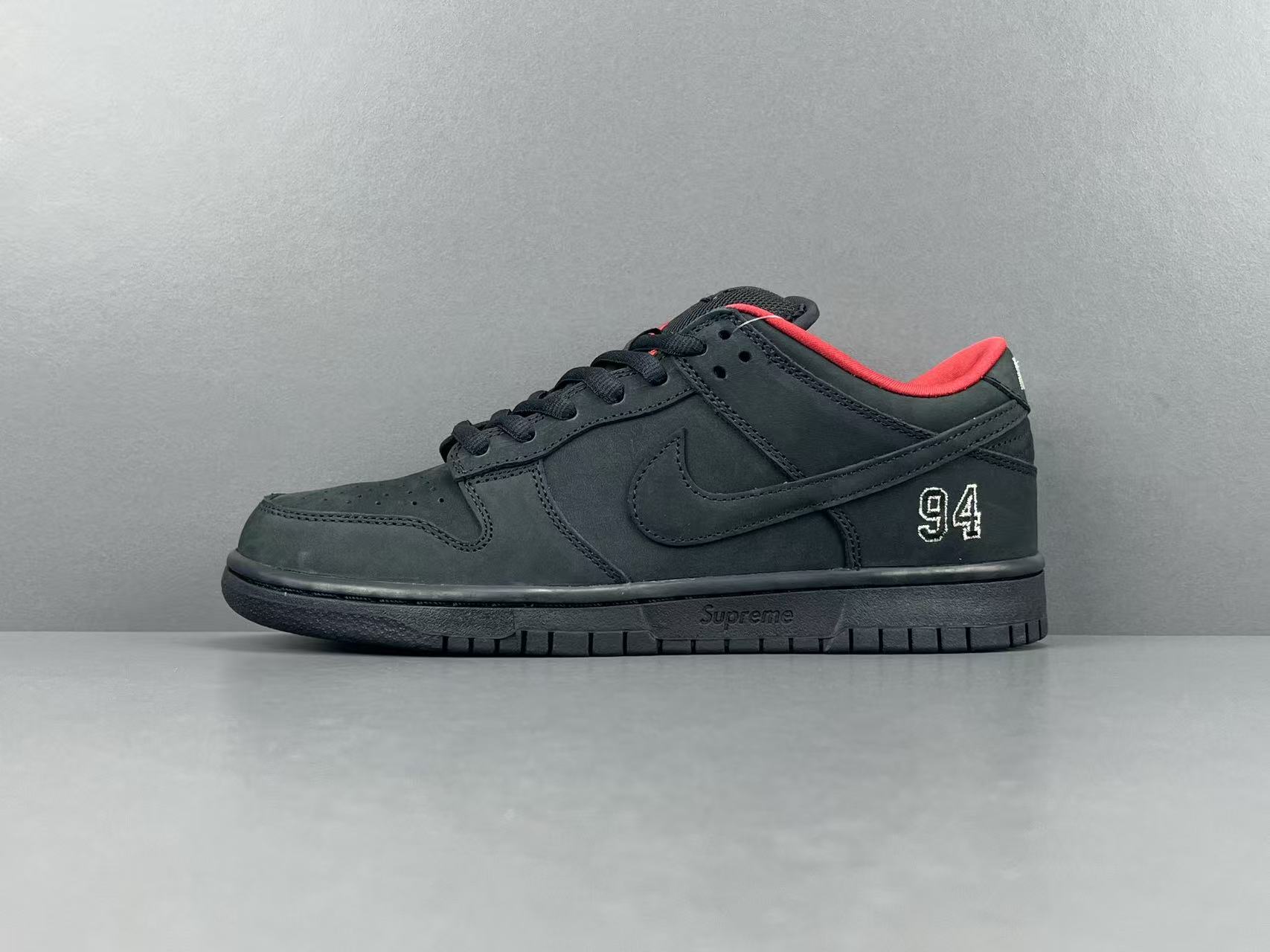 Nike x Supreme Dunk SB Low