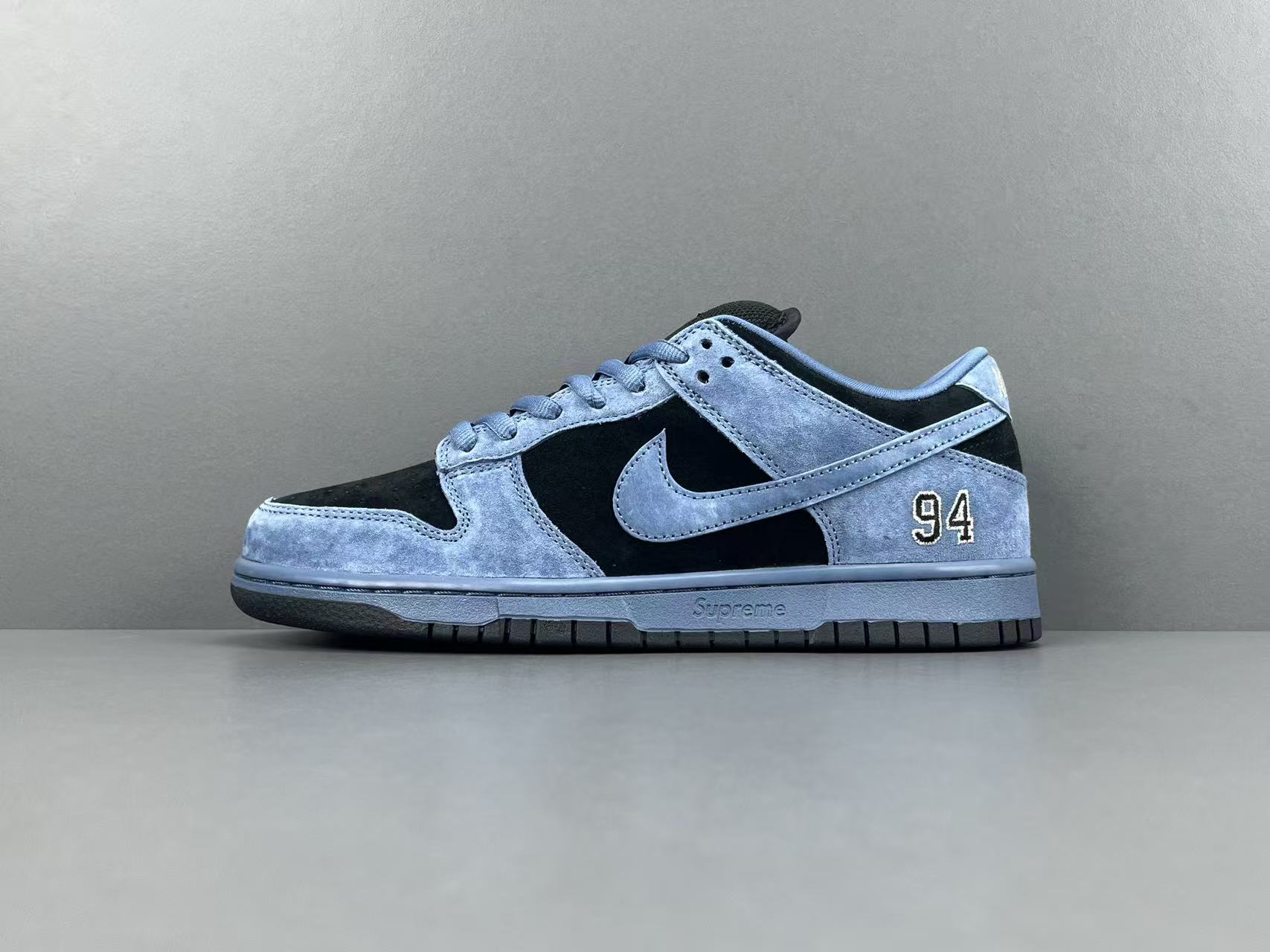 Nike x Supreme Dunk SB Low